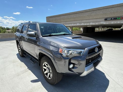 Used 2017 Toyota 4Runner TRD Off-Road Premium AWD/4WD image 9