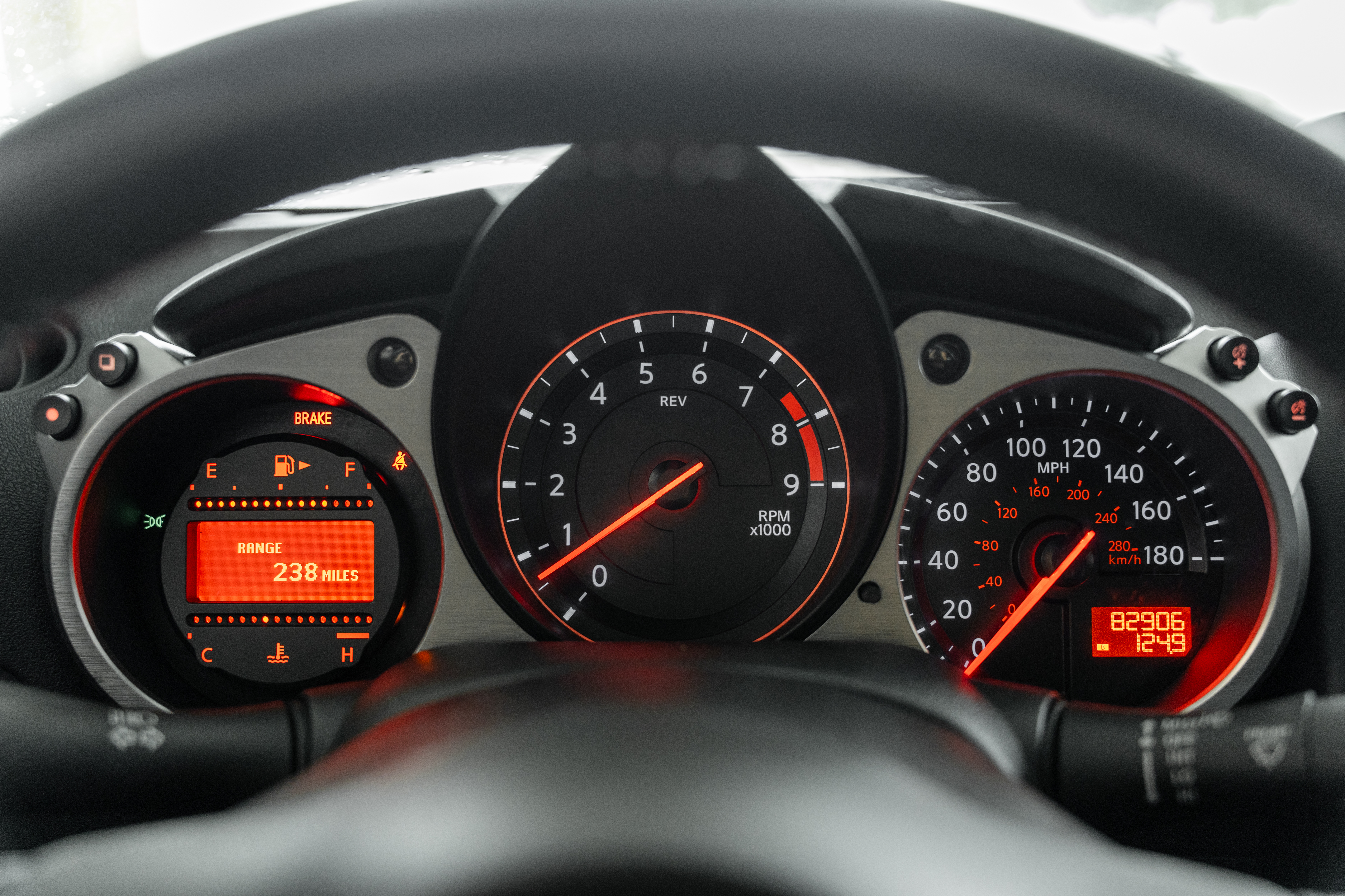 Used 2014 Nissan 370Z Coupe RWD image 25