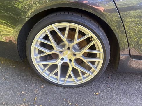 Used 2012 BMW 550i xDrive Sedan image 11