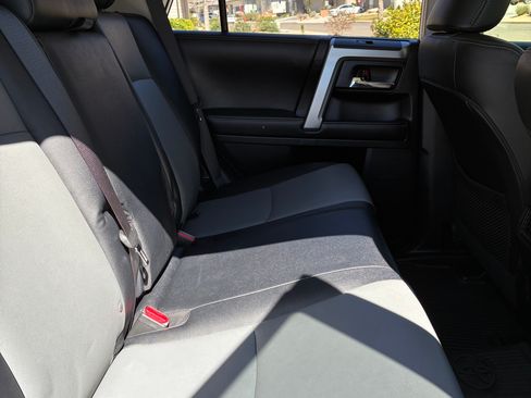 Used 2019 Toyota 4Runner SR5 Premium image 11