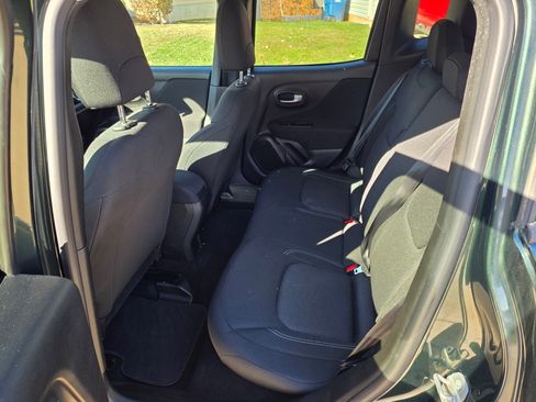 Used 2021 Jeep Renegade Sport image 8