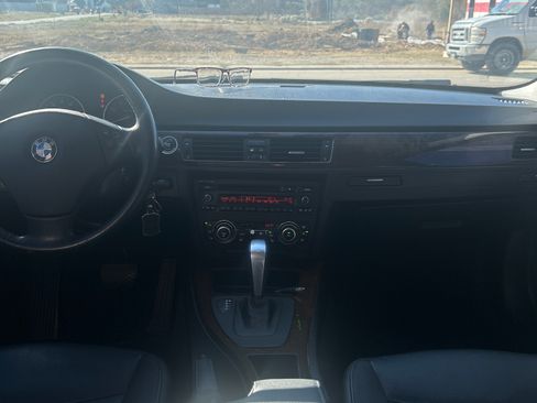 Used 2011 BMW 328i xDrive Sedan image 4