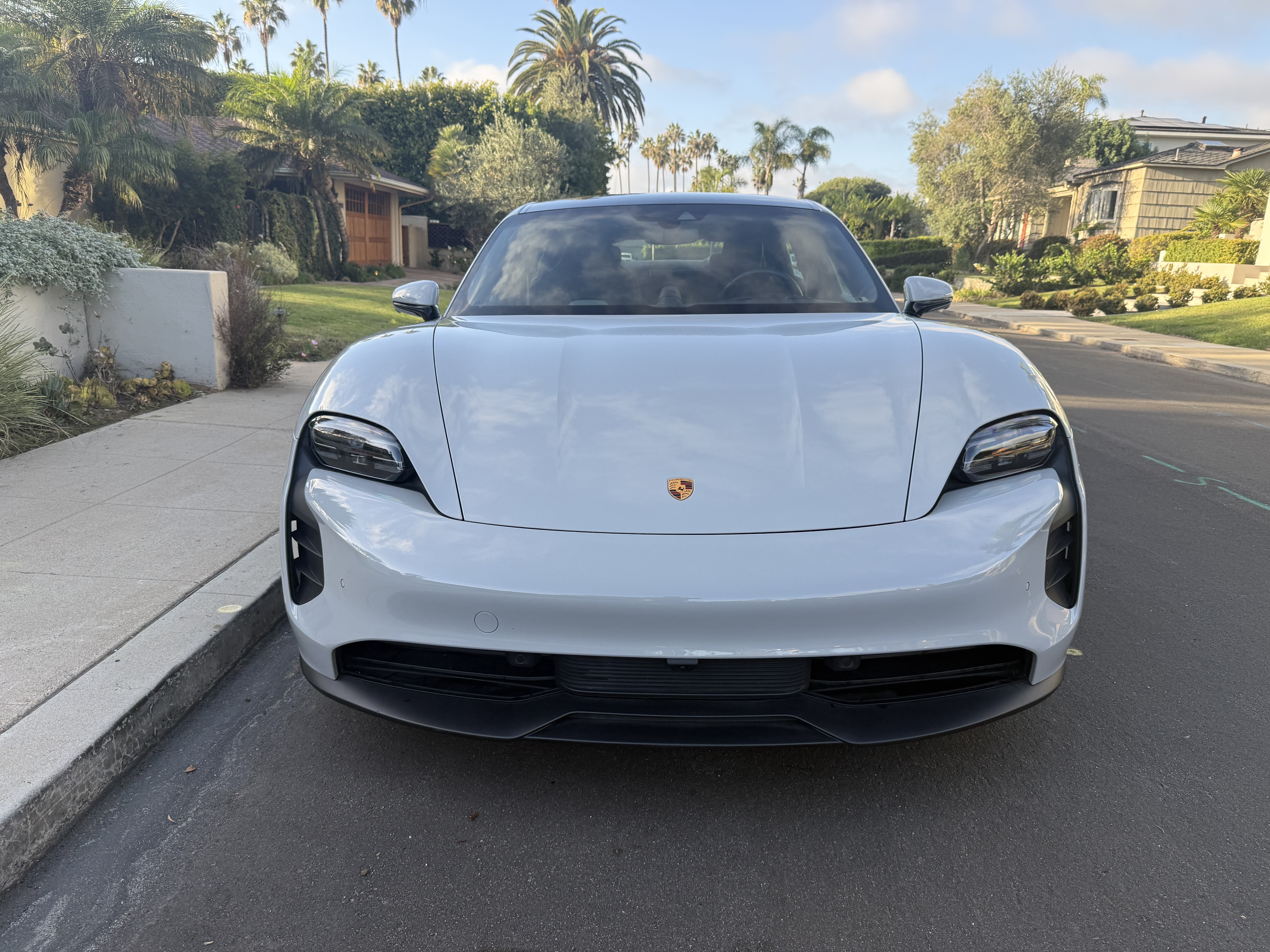 Used 2022 Porsche Taycan RWD image 1