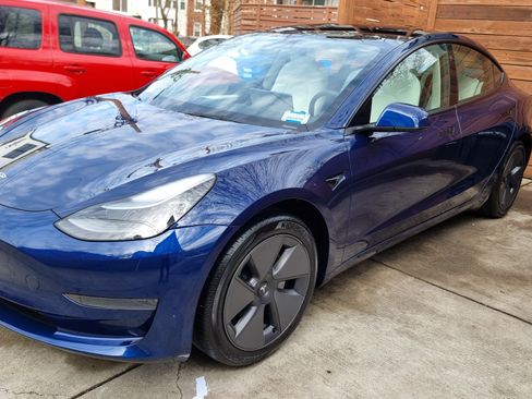 Used 2023 Tesla Model 3 Standard Range image 13