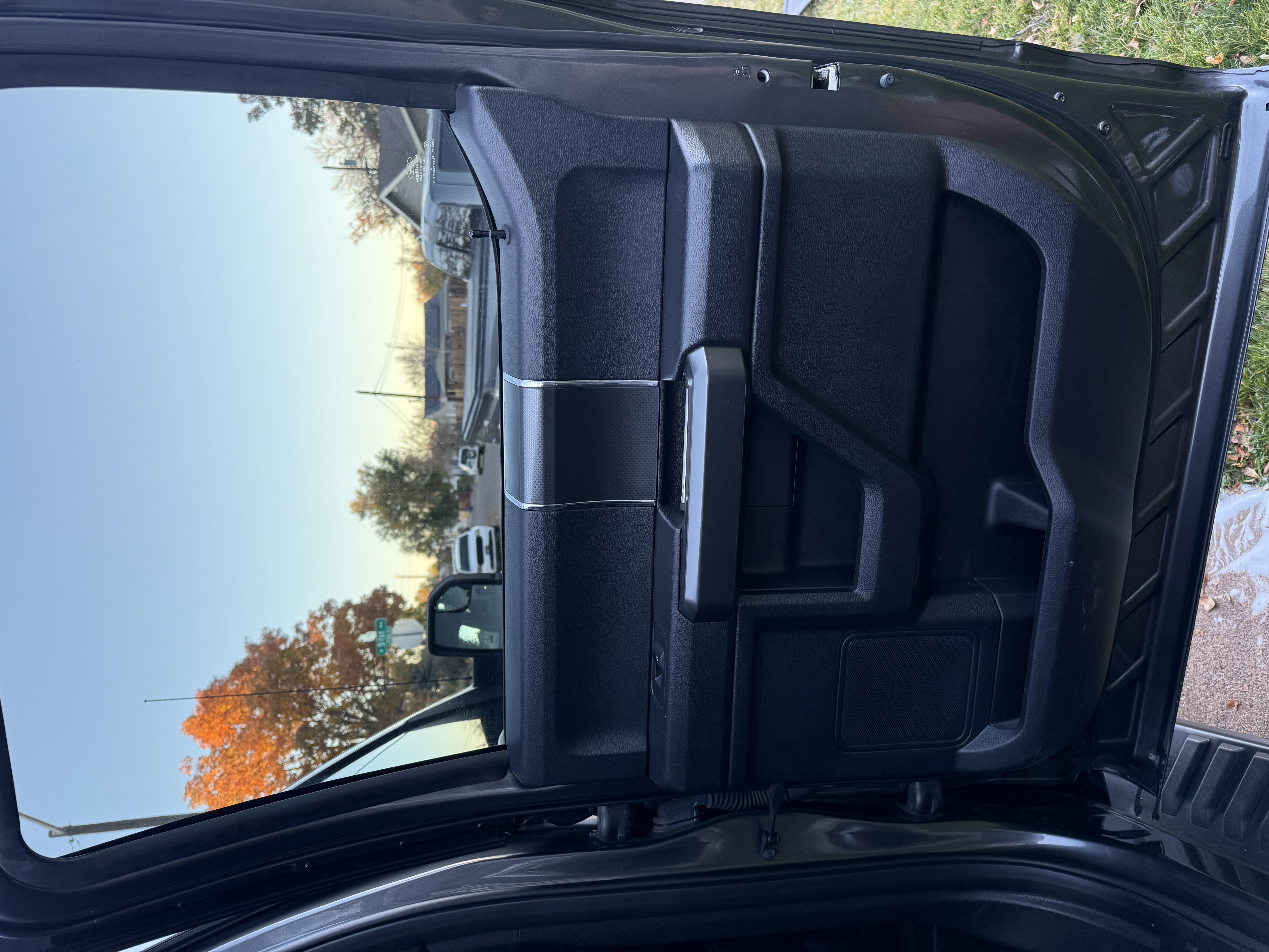 Used 2016 Ford F150 XLT w/ Equipment Group 302A Luxury AWD/4WD image 9