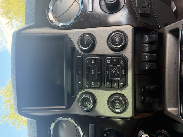 Used 2013 Ford F250 Platinum w/ FX4 Off Road Pkg AWD/4WD image 13