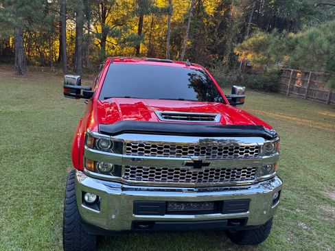 Used 2017 Chevrolet Silverado 2500 LTZ image 2