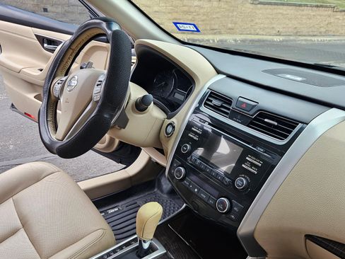 Used 2013 Nissan Altima 3.5 SL image 11