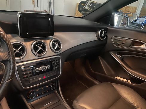 Used 2014 Mercedes-Benz CLA 250 image 16