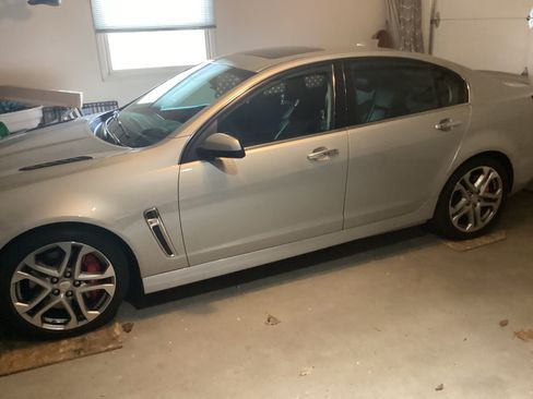 Used 2017 Chevrolet SS RWD image 2