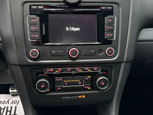 Used 2012 Volkswagen Golf 4-Door image 16