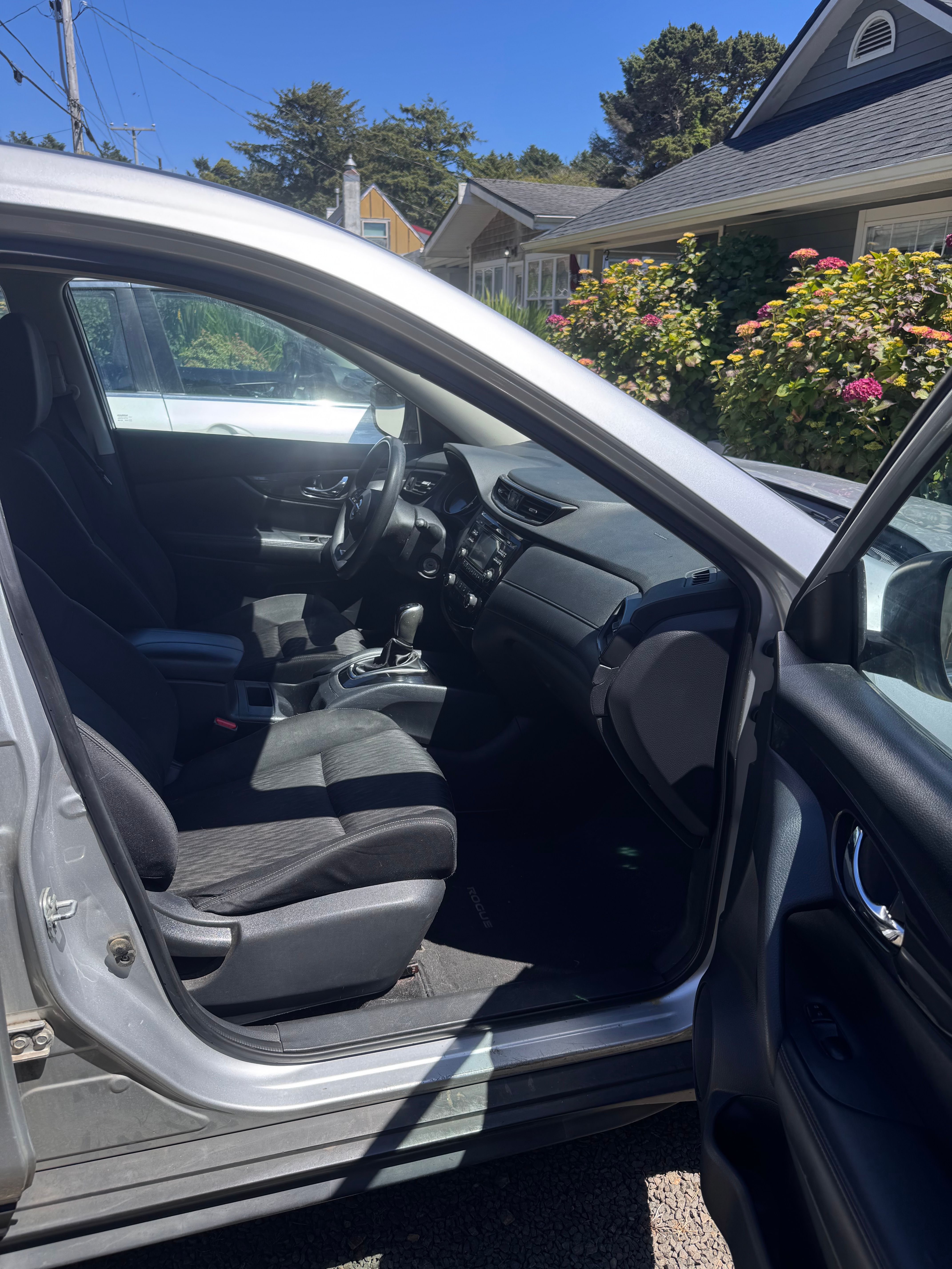 Used 2017 Nissan Rogue S FWD image 9