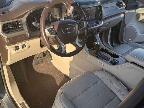 Used 2017 GMC Acadia Denali w/ Technology Package image 8