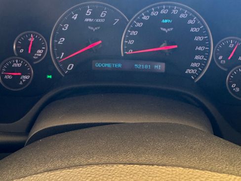 Used 2007 Chevrolet Corvette Coupe w/ Preferred Equipment Group image 12