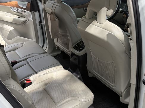 Used 2017 Volvo XC90 T8 Inscription w/ Luxury Package AWD/4WD image 18