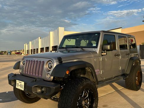 Used 2017 Jeep Wrangler Unlimited Sport w/ Max Tow Package AWD/4WD image 1