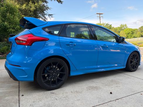 Used 2017 Ford Focus RS AWD/4WD image 14