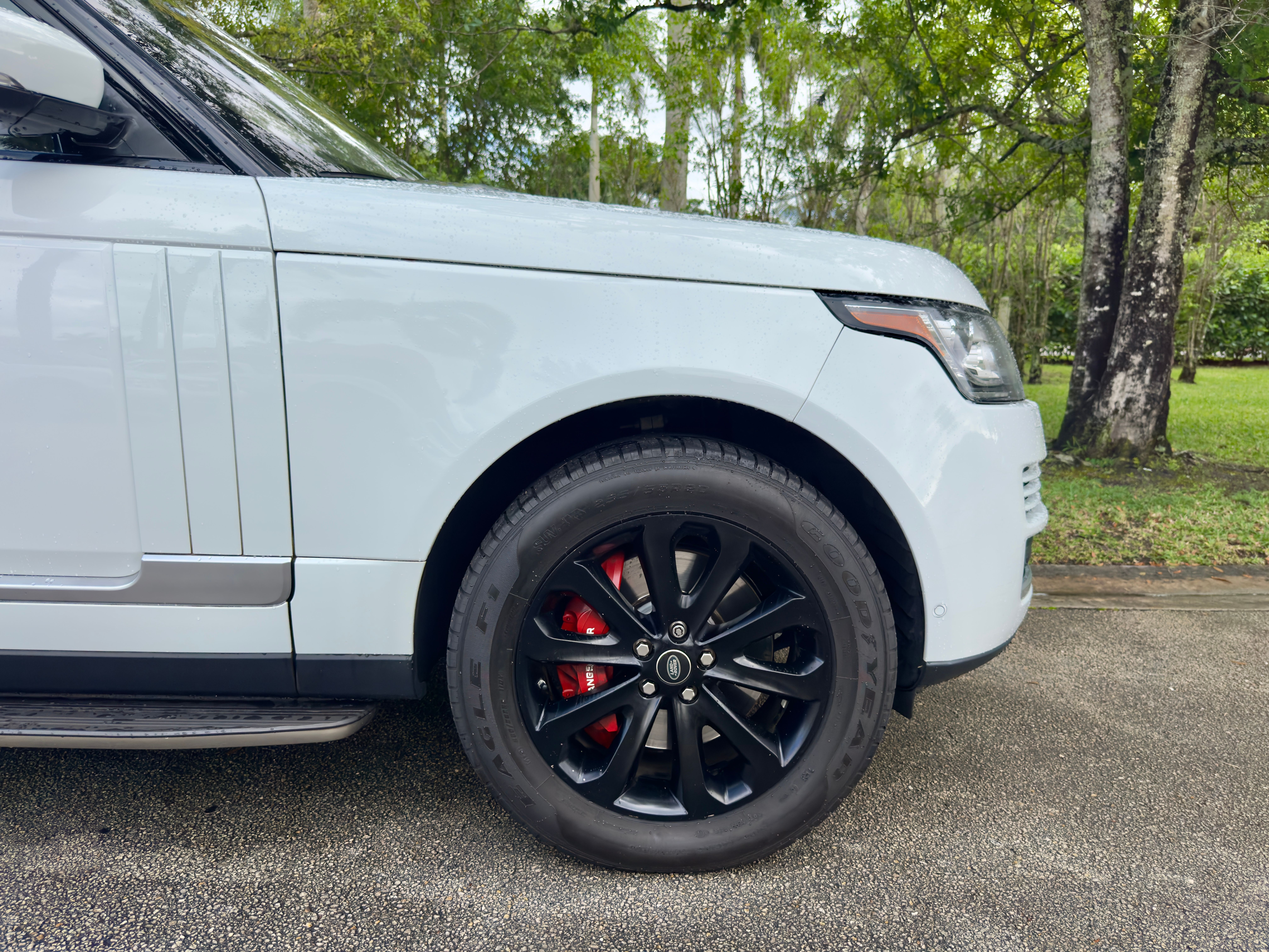Used 2017 Land Rover Range Rover HSE AWD/4WD image 11