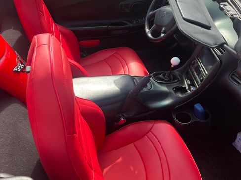 Used 2004 Chevrolet Corvette Convertible w/ Preferred Equipment Group image 5