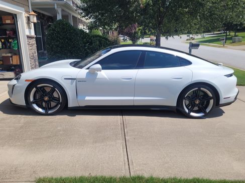 Used 2020 Porsche Taycan Turbo S image 6