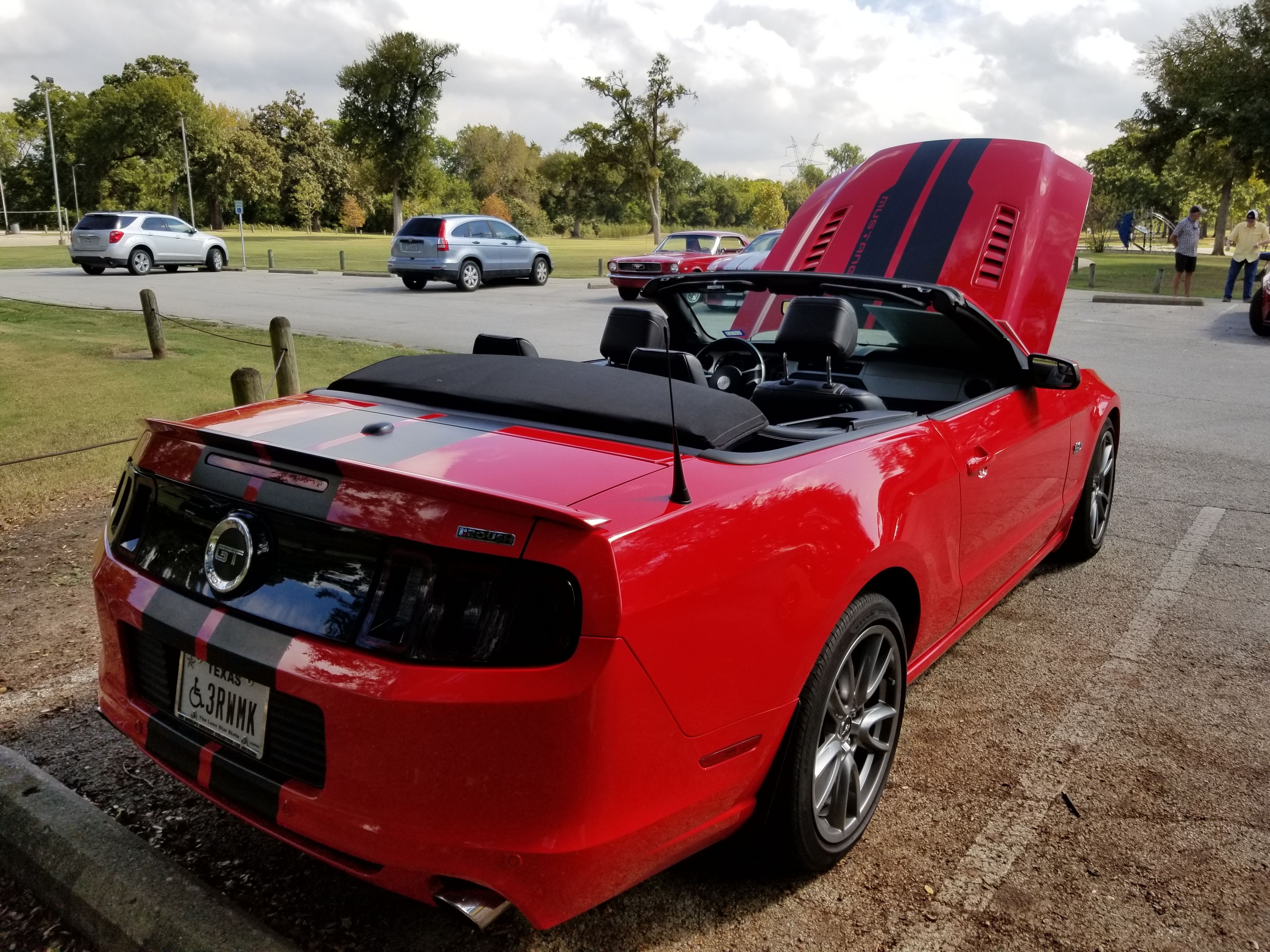 Used 2014 Ford Mustang GT w/ Electronics Package RWD image 8