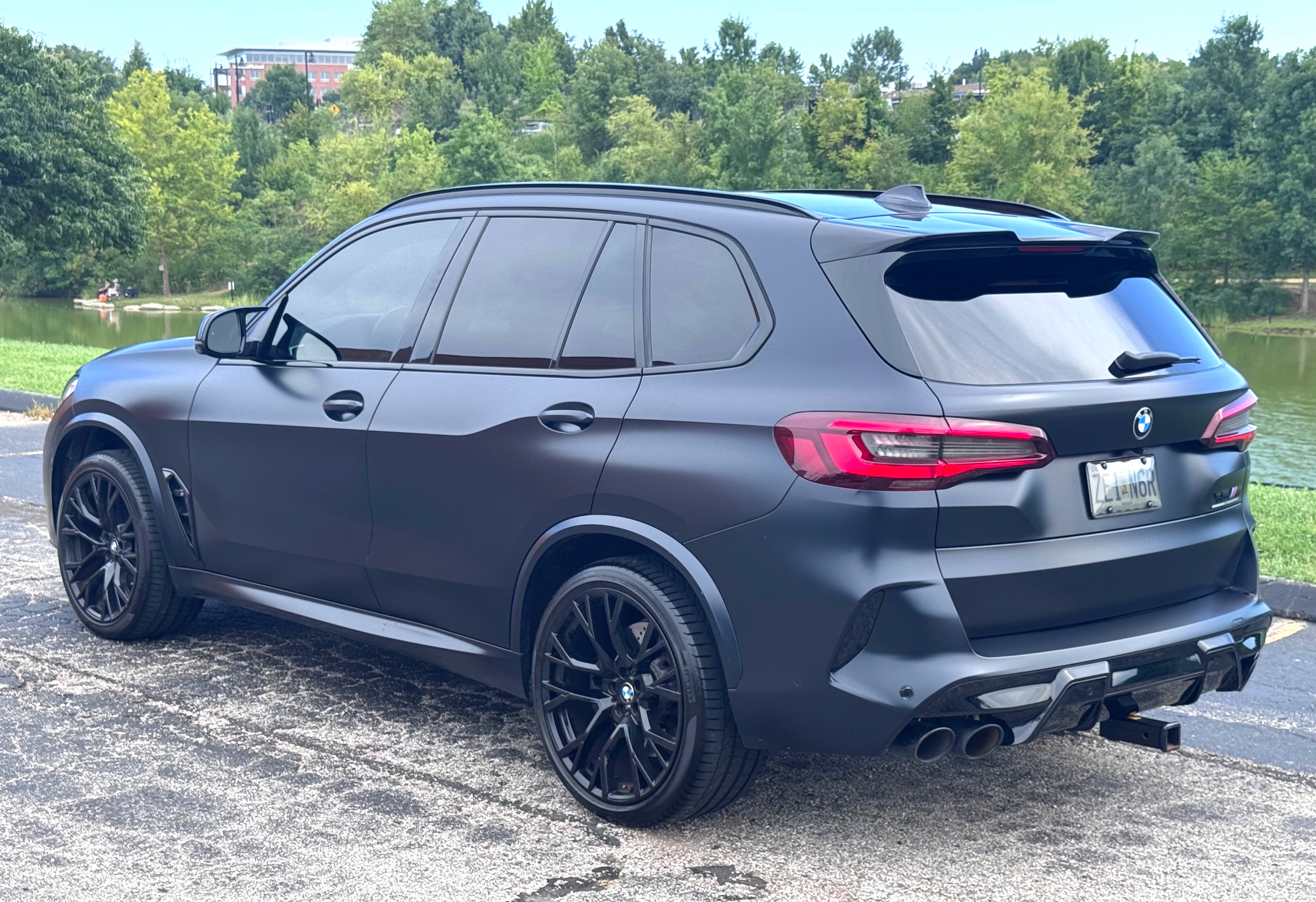 Used 2020 BMW X5 M Competition w/ Executive Package AWD/4WD image 2