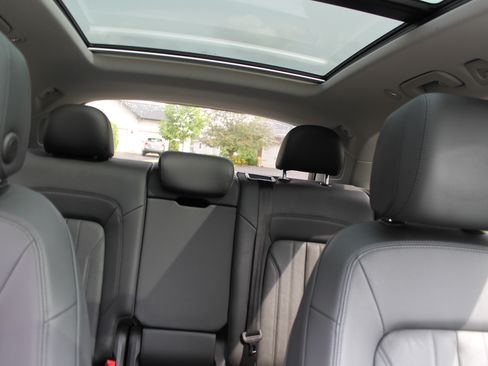 Used 2019 Audi Q5 2.0T Premium Plus w/ Premium Plus Package AWD/4WD image 25
