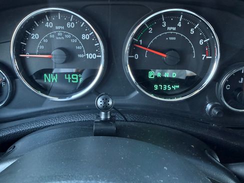 Used 2015 Jeep Wrangler Unlimited Sahara w/ Connectivity Group image 6