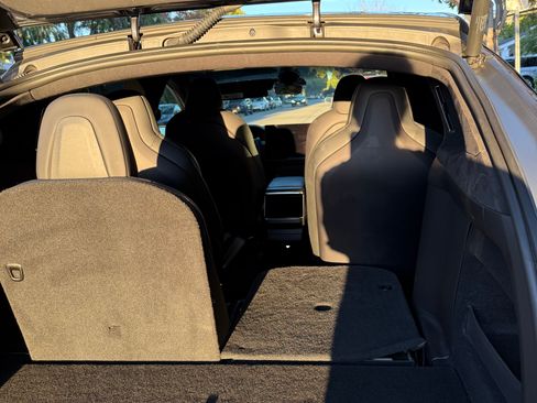 Used 2022 Tesla Model X Plaid image 22