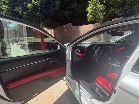 Used 2019 Toyota Camry XSE w/ Driver Assist Package FWD image 6