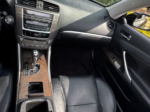 Used 2012 Lexus IS 250C w/ Luxury Pkg image 16