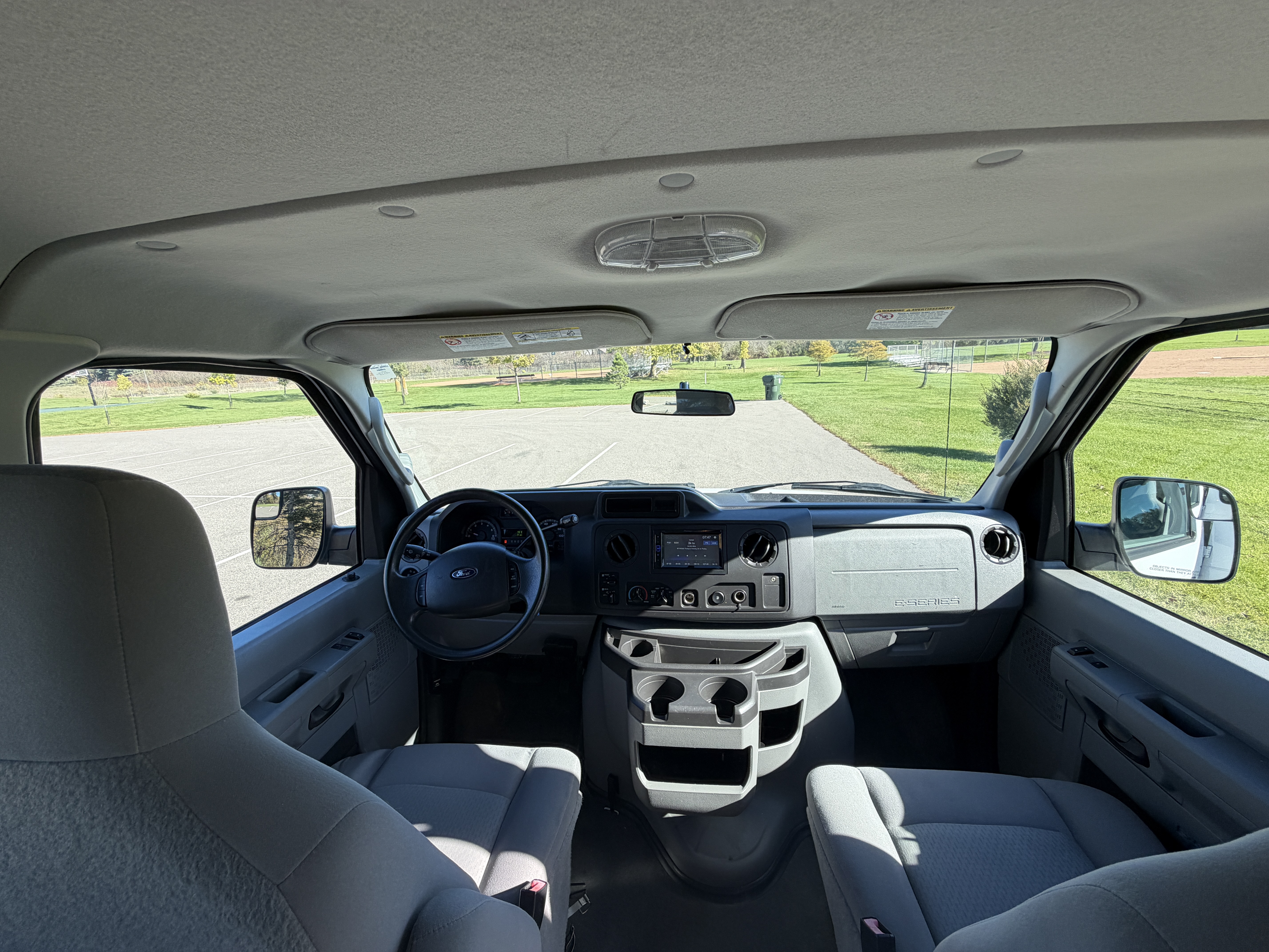 Used 2012 Ford E-350 and Econoline 350 XLT RWD image 4
