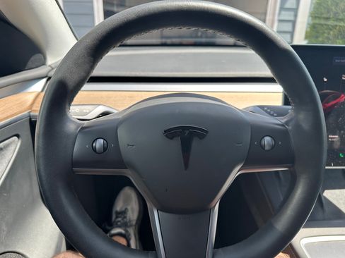 Used 2023 Tesla Model Y Performance AWD/4WD image 8