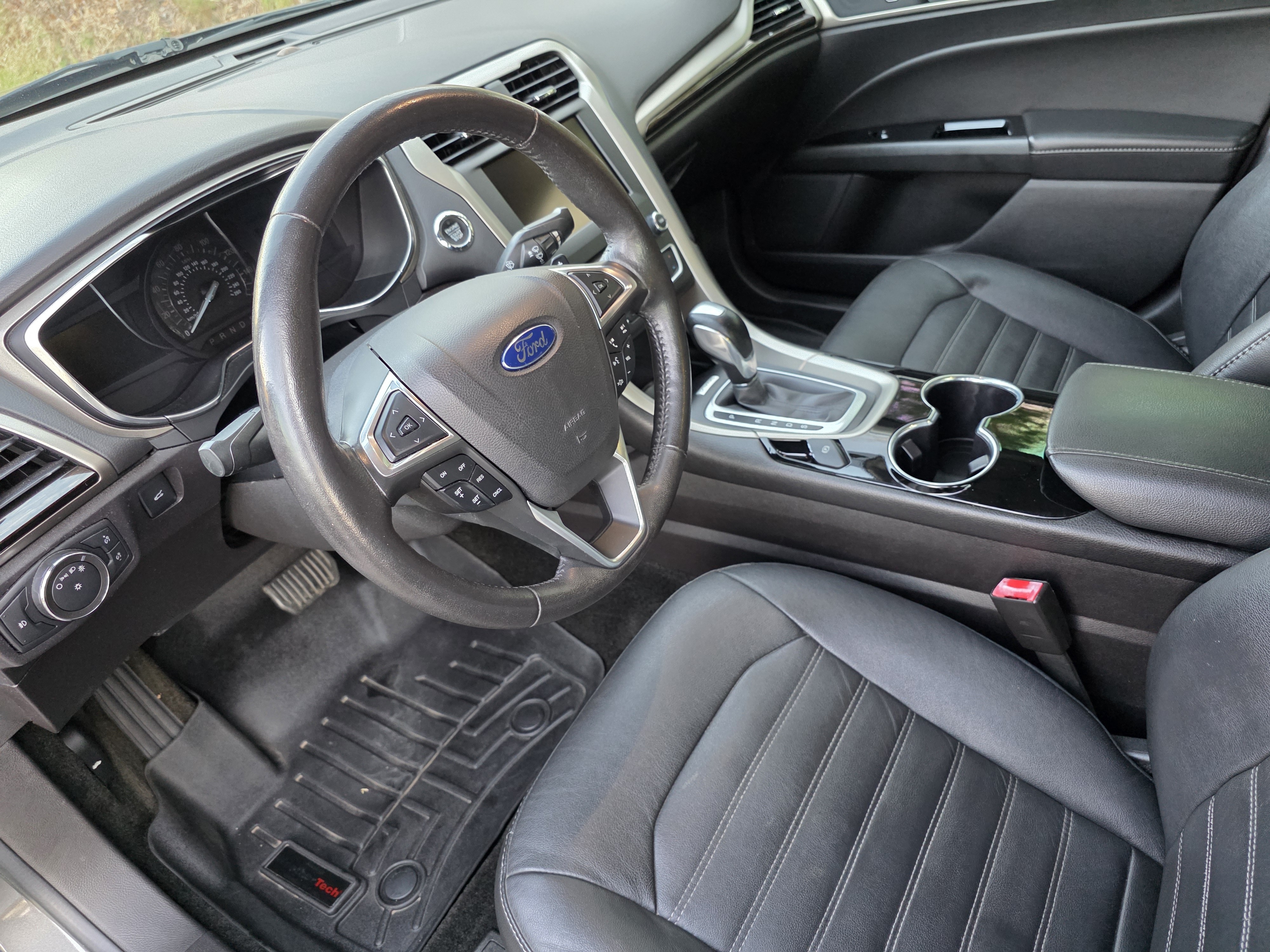 Used 2016 Ford Fusion SE w/ Equipment Group 202A FWD image 8