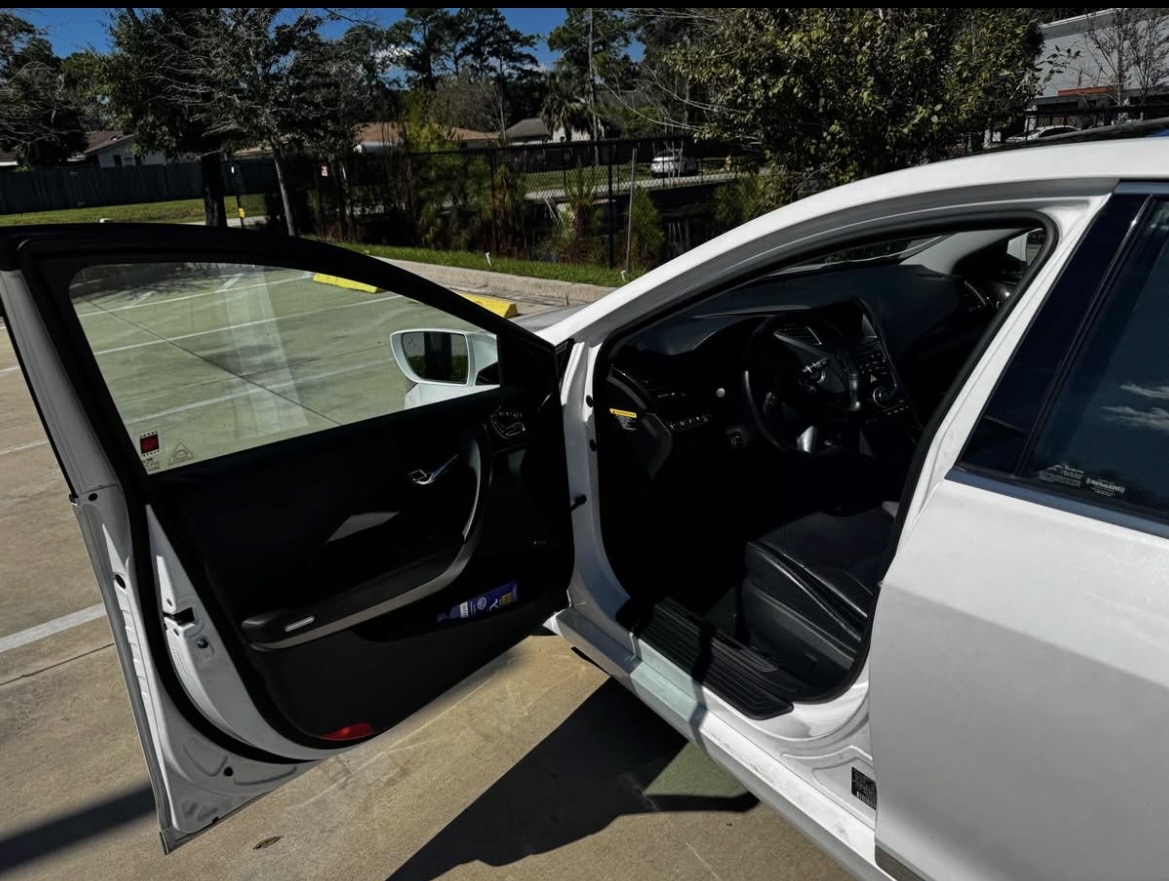 Used 2017 Hyundai Azera Limited FWD image 13