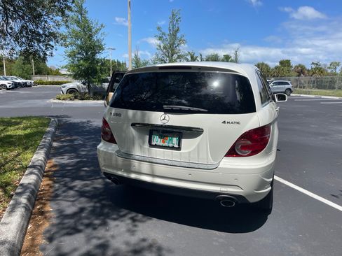 Used 2008 Mercedes-Benz R 350 4MATIC image 4