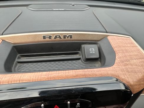 Used 2020 RAM 2500 Limited AWD/4WD image 27