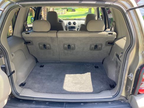 Used 2005 Jeep Liberty Renegade image 11