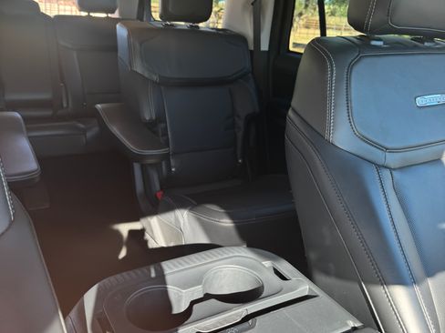 Used 2025 Ford Expedition Max Platinum w/ Driver's Package image 3