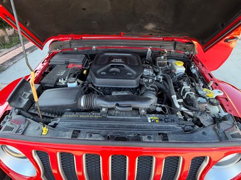 Used 2020 Jeep Wrangler Unlimited Sahara image 15