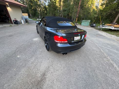 Used 2013 BMW 135i Convertible RWD image 9