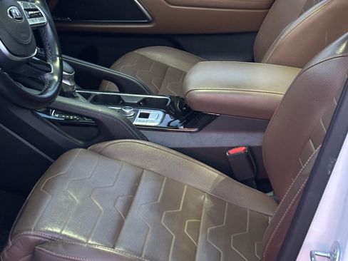 Used 2021 Kia Telluride SX w/ SX Prestige Package image 9