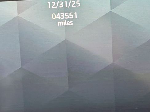 Used 2023 Land Rover Range Rover Velar R-Dynamic S image 5