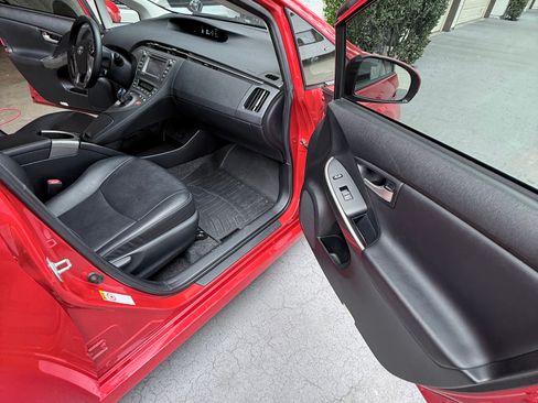 Used 2015 Toyota Prius Persona Series image 2