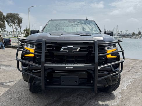 Used 2024 Chevrolet Silverado 1500 LT Trail Boss w/ Protection Package AWD/4WD image 2