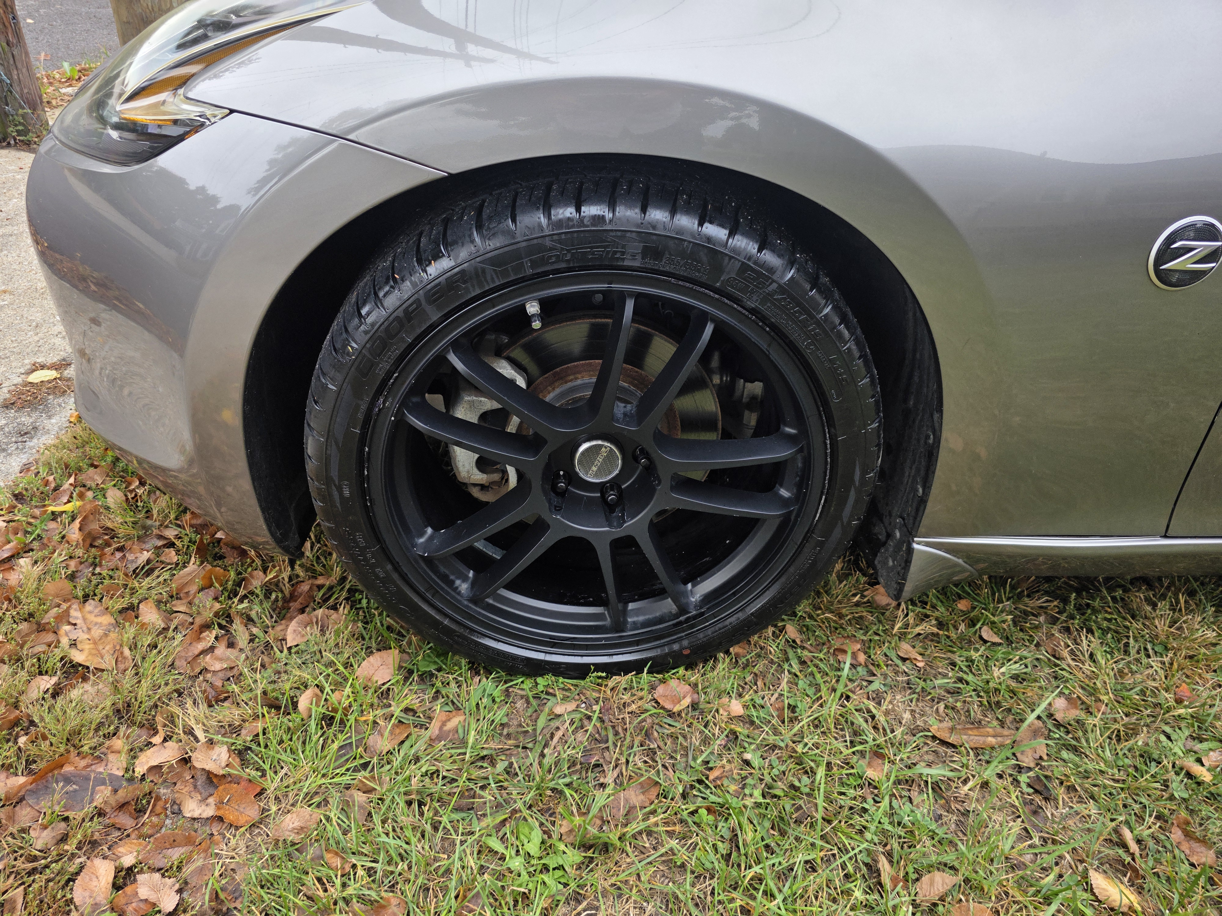 Used 2009 Nissan 370Z Touring RWD image 4