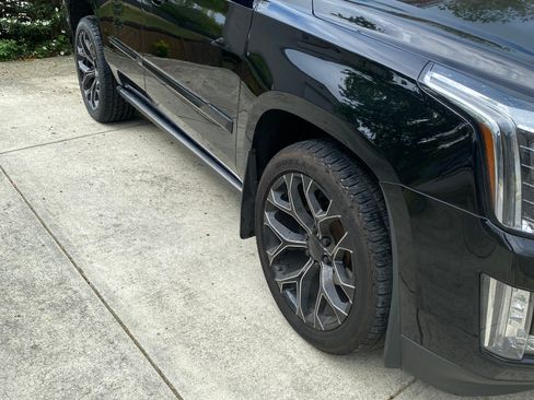 Used 2015 Cadillac Escalade Premium image 6