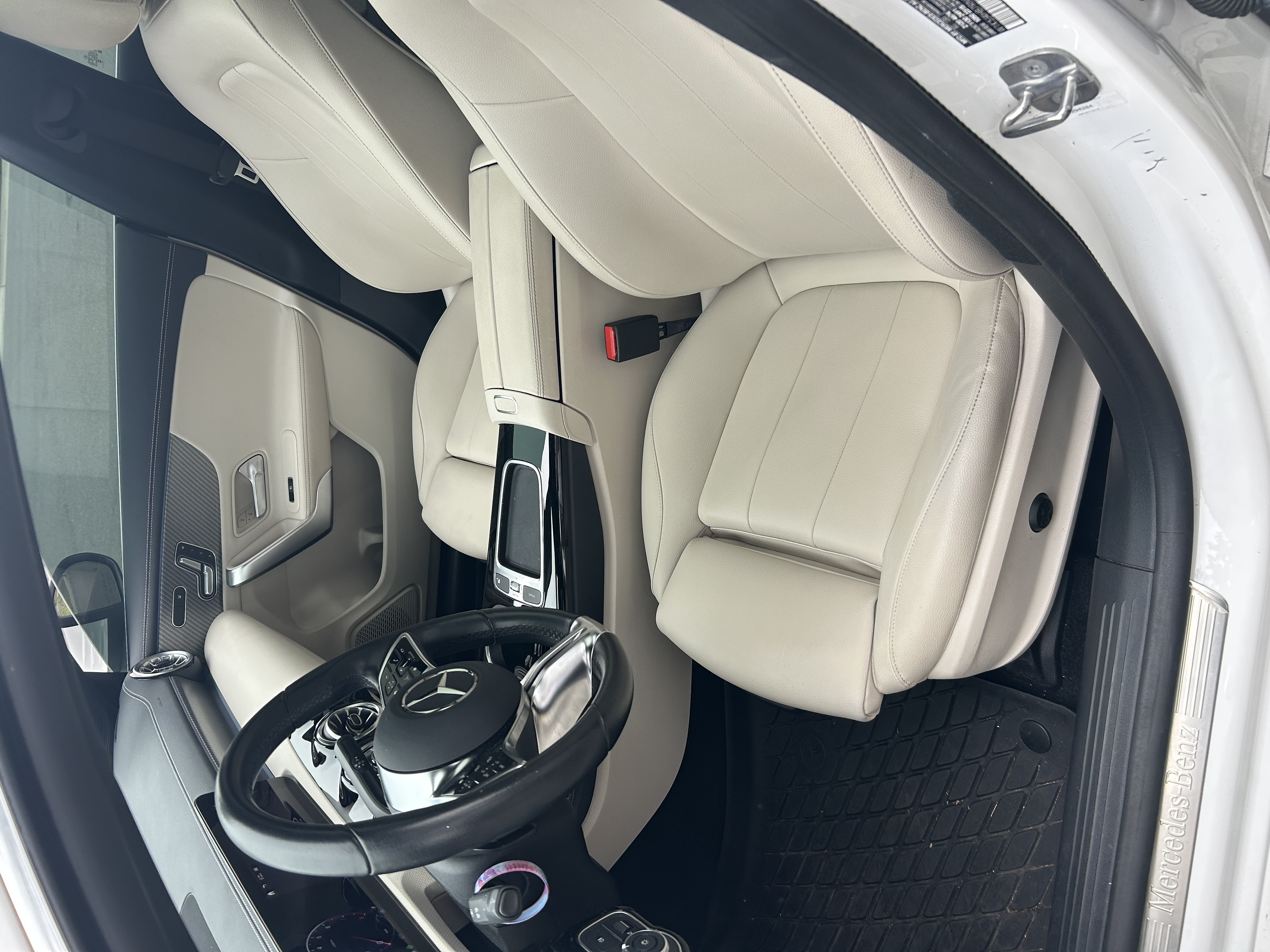 Used 2024 Mercedes-Benz CLA 250 4MATIC image 21