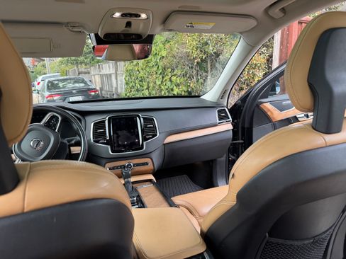 Used 2016 Volvo XC90 T6 Inscription w/ Vision Package image 16