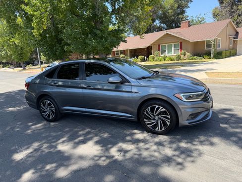Used 2020 Volkswagen Jetta SEL Premium FWD image 5